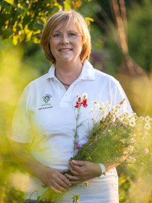 Edit Schuszter,Apothekerin, Fachapothekerin für Allgemeinpharmazie, Fachberaterin für Gesundheit und Prävention, Aromaexpertin,Mikronährstoffberaterin